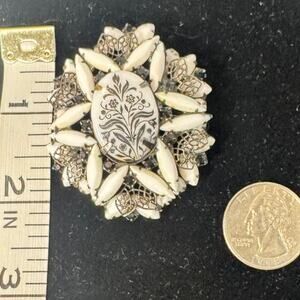 Vintage Juliana D & E Black & White Glass Brooch 1950's MCM, floral
